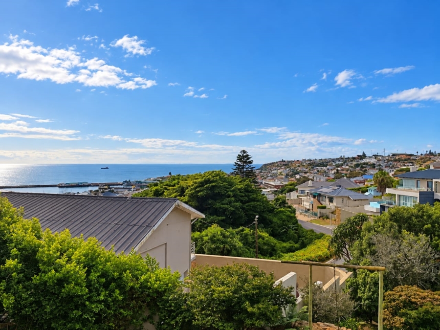 To Let 2 Bedroom Property for Rent in Santos Bay Western Cape